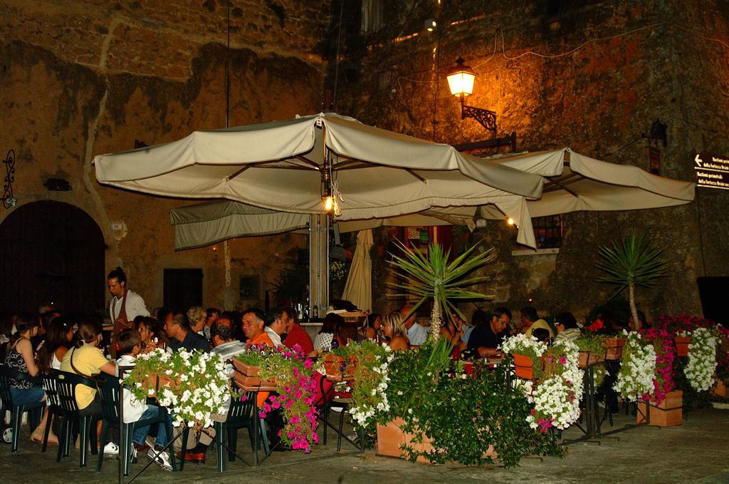 Affittacamere La Magica Torre Pitigliano Exteriör bild
